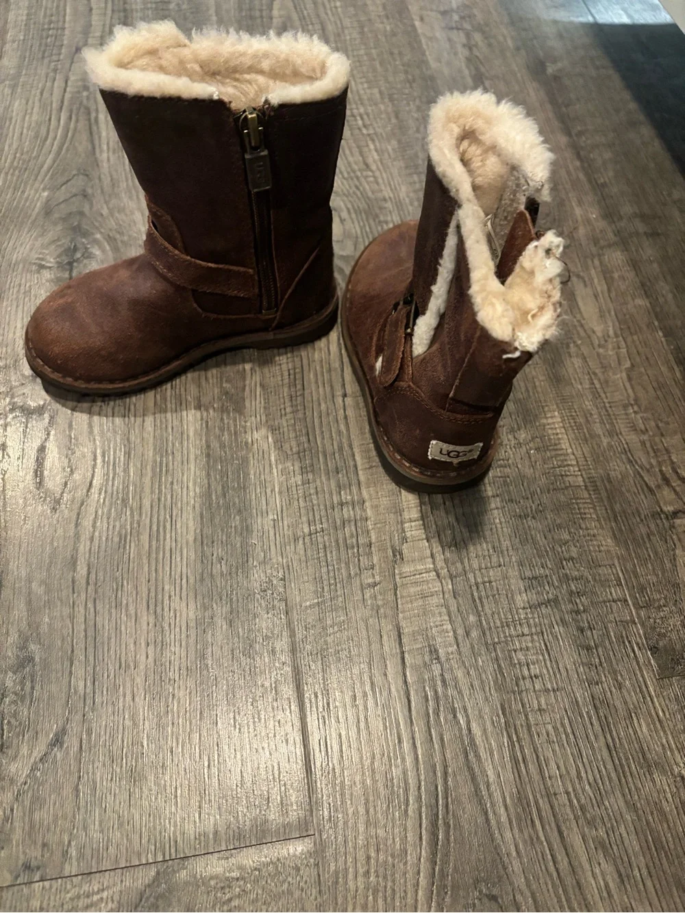 Uggs Toddler Kids Brown Faux-Sheepskin Lined Winter Boots